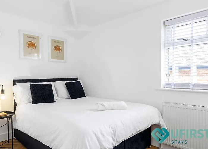 Bright 4-Bed Home - Close To City Hospital, Sherwood, Qmc & Quick Access To Nottingham City Centre