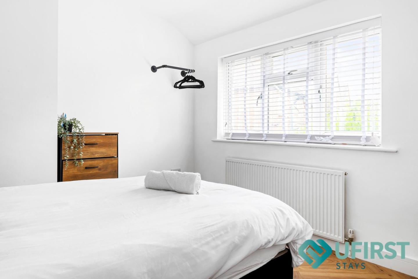 Apartment Bright 4-Bed Home - Close To City Hospital, Sherwood, Qmc & Quick Access To Nottingham City Centre