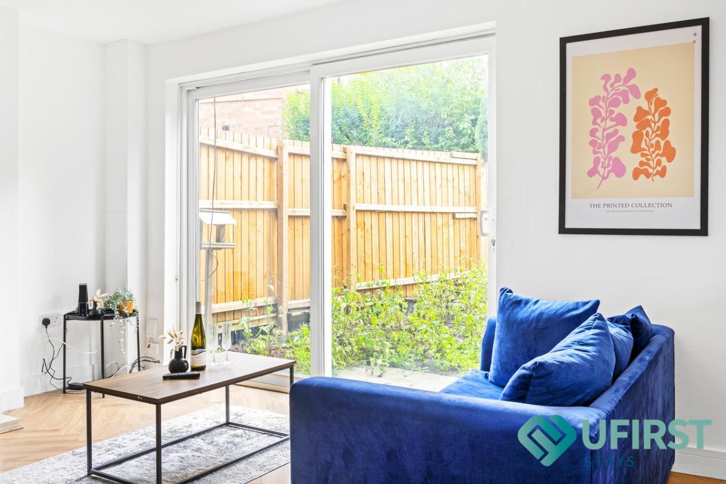 Bright 4-Bed Home - Close To City Hospital, Sherwood, Qmc & Quick Access To Nottingham City Centre Apartment *